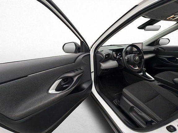 Vehicle Image 10