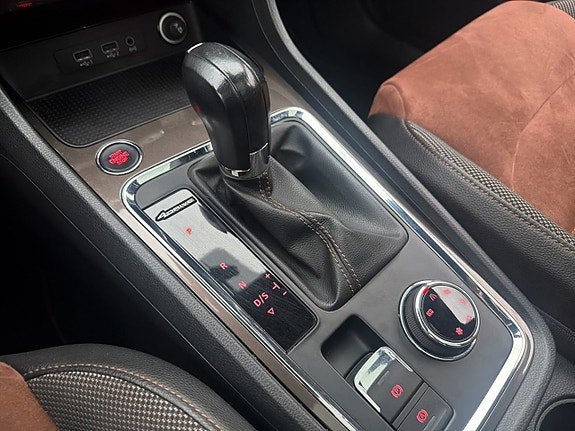 Vehicle Image 26