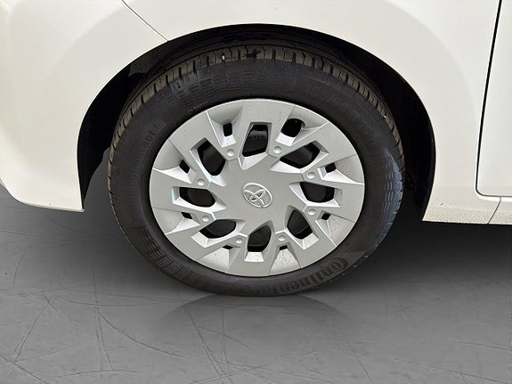 Vehicle Image 22