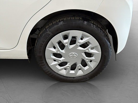 Vehicle Image 23