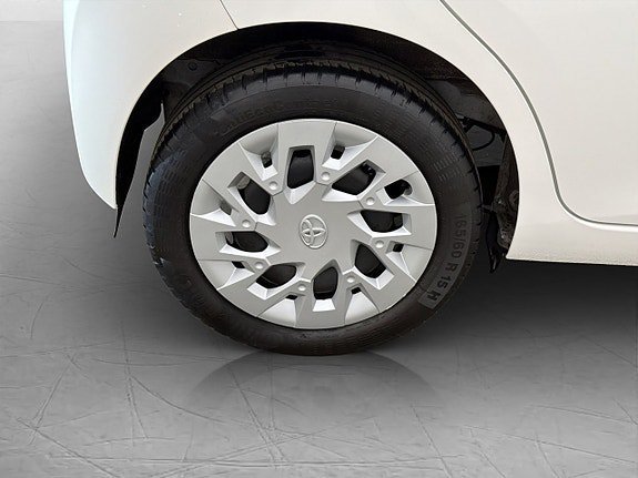 Vehicle Image 24