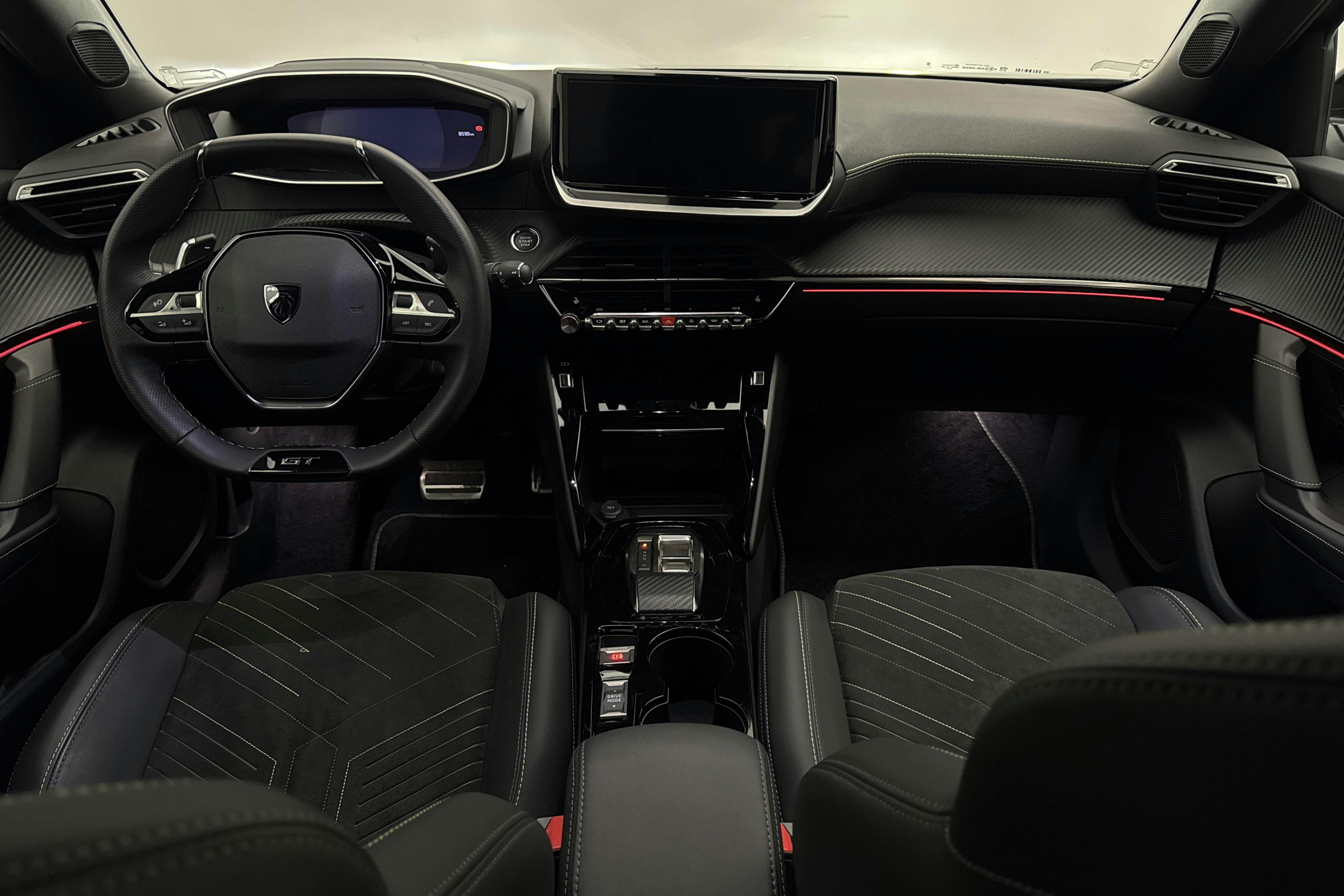 Vehicle Image 6