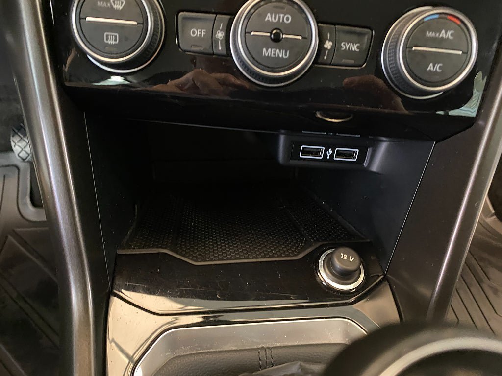 Vehicle Image 25