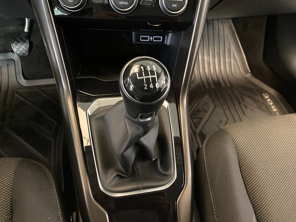 Vehicle Image 26