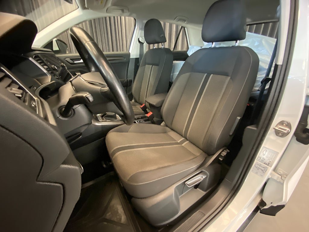 Vehicle Image 38