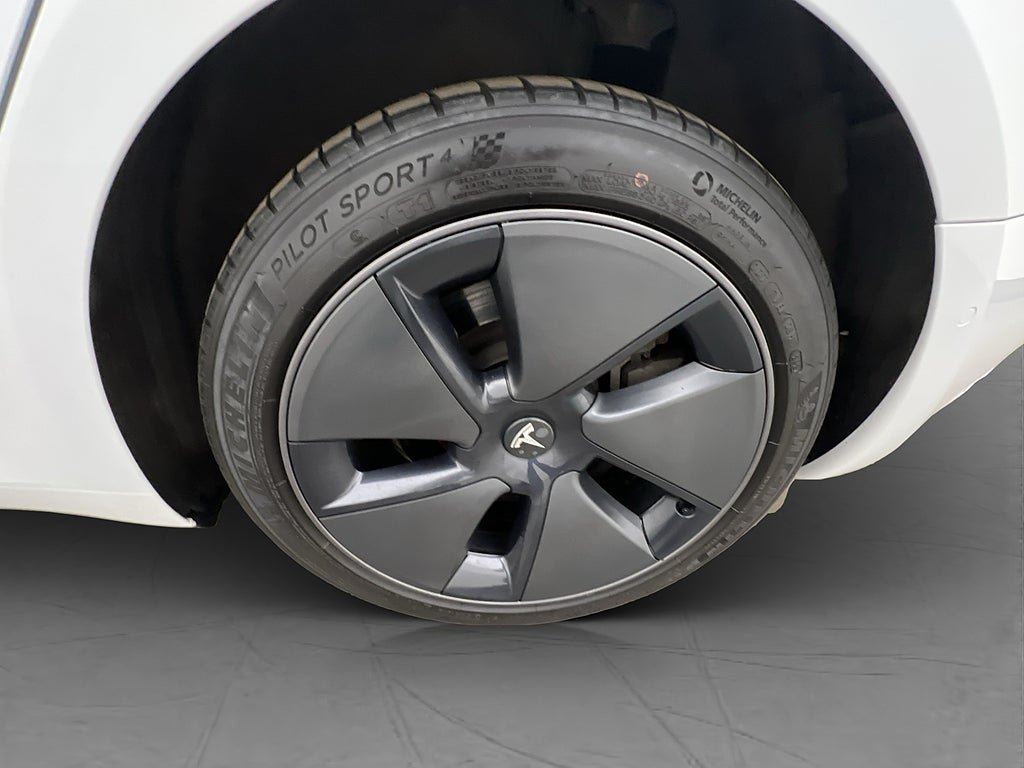 Vehicle Image 31