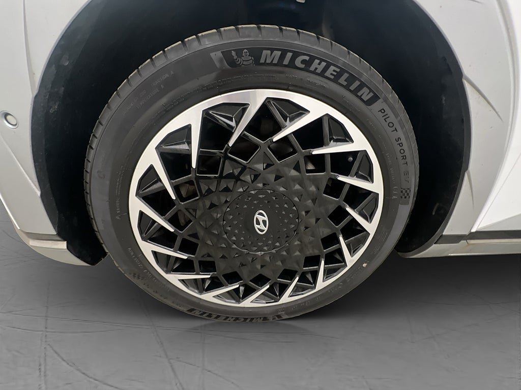 Vehicle Image 38