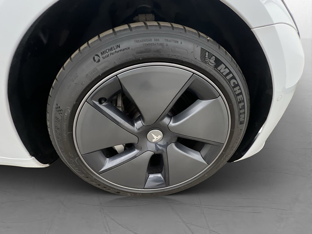Vehicle Image 33