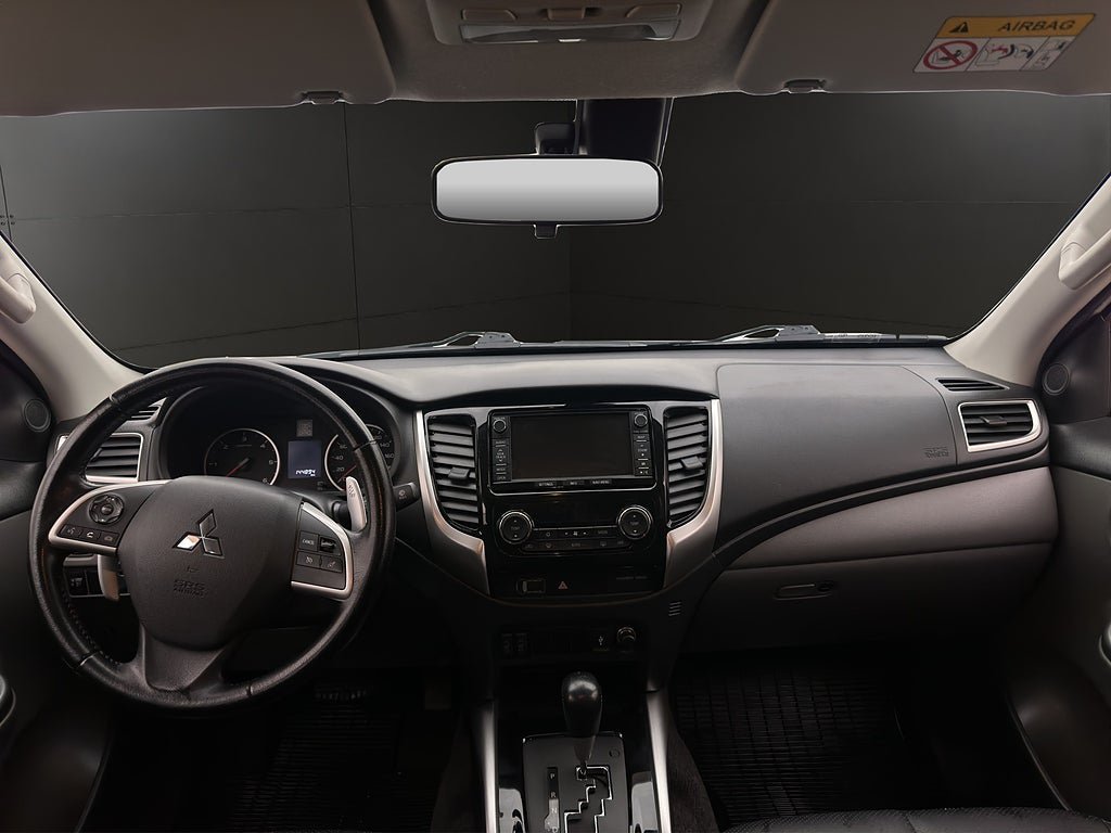 Vehicle Image 15