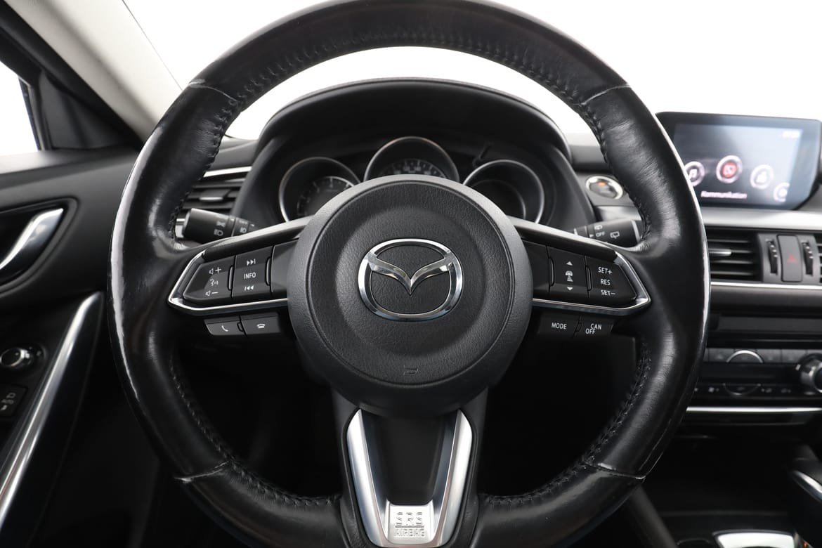 Vehicle Image 19