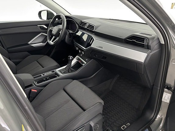 Vehicle Image 24
