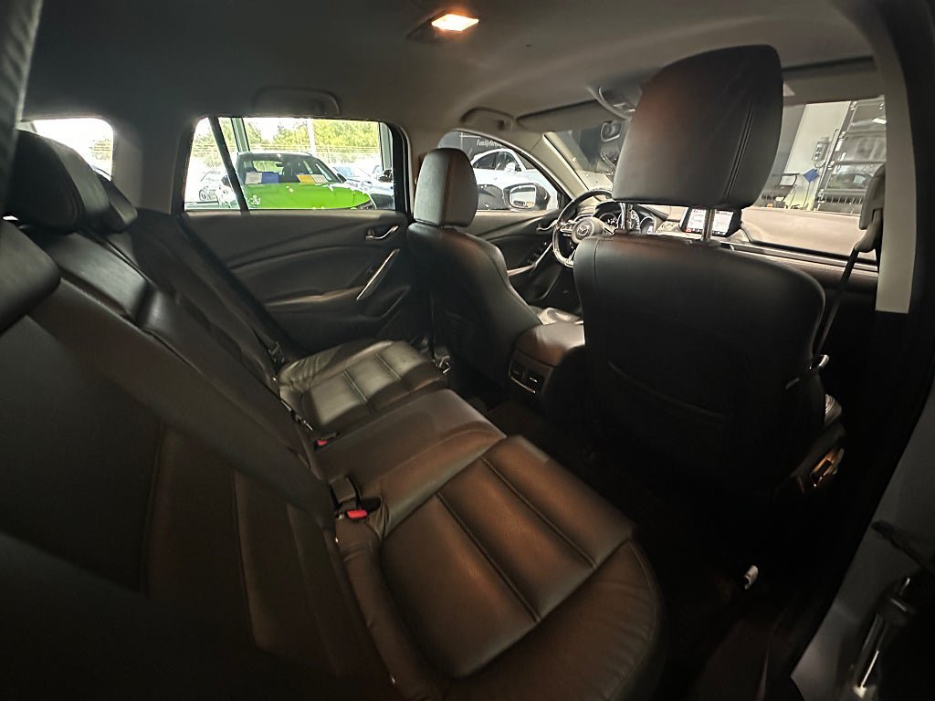 Vehicle Image 15