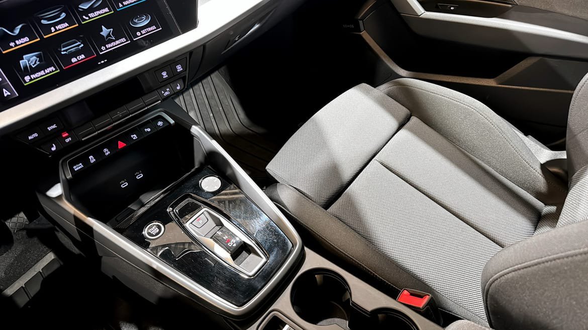 Vehicle Image 15