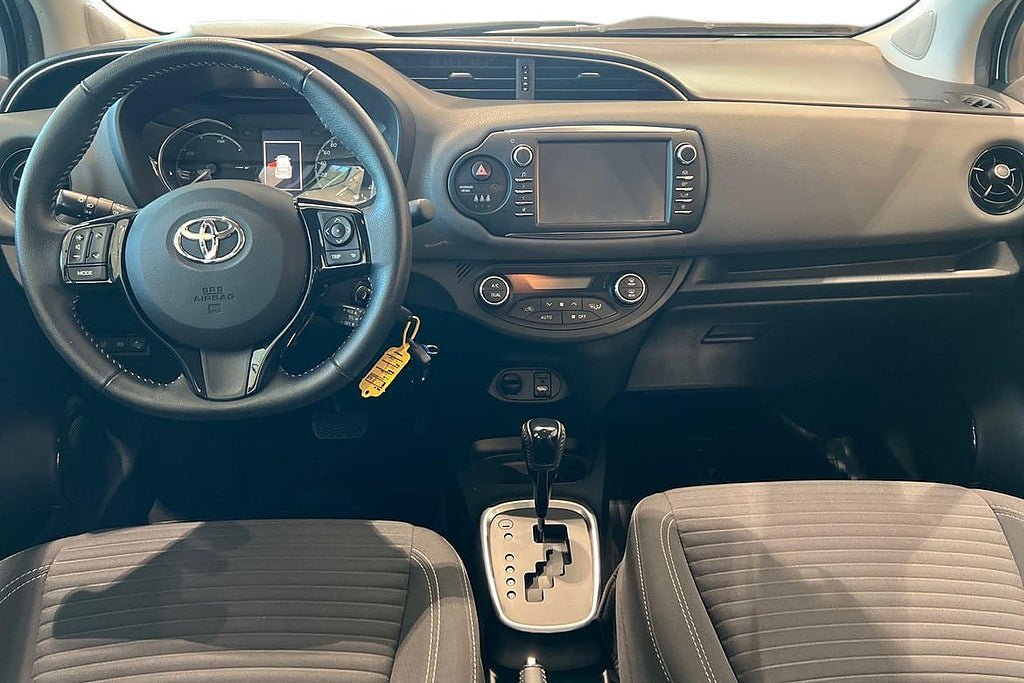 Vehicle Image 10