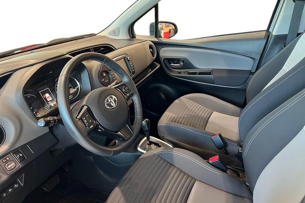 Vehicle Image 14