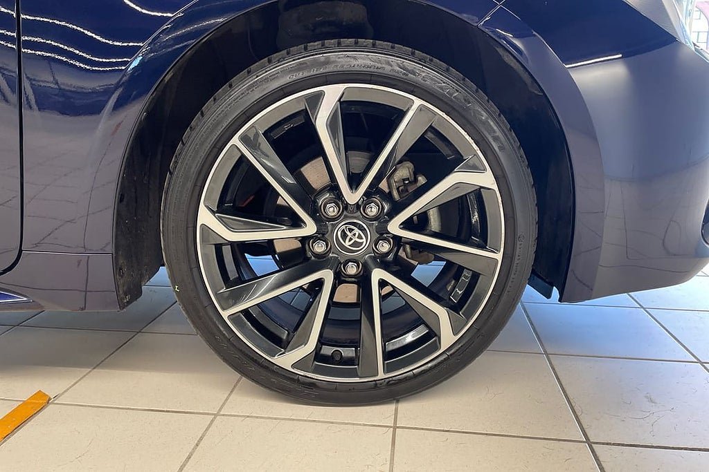 Vehicle Image 17