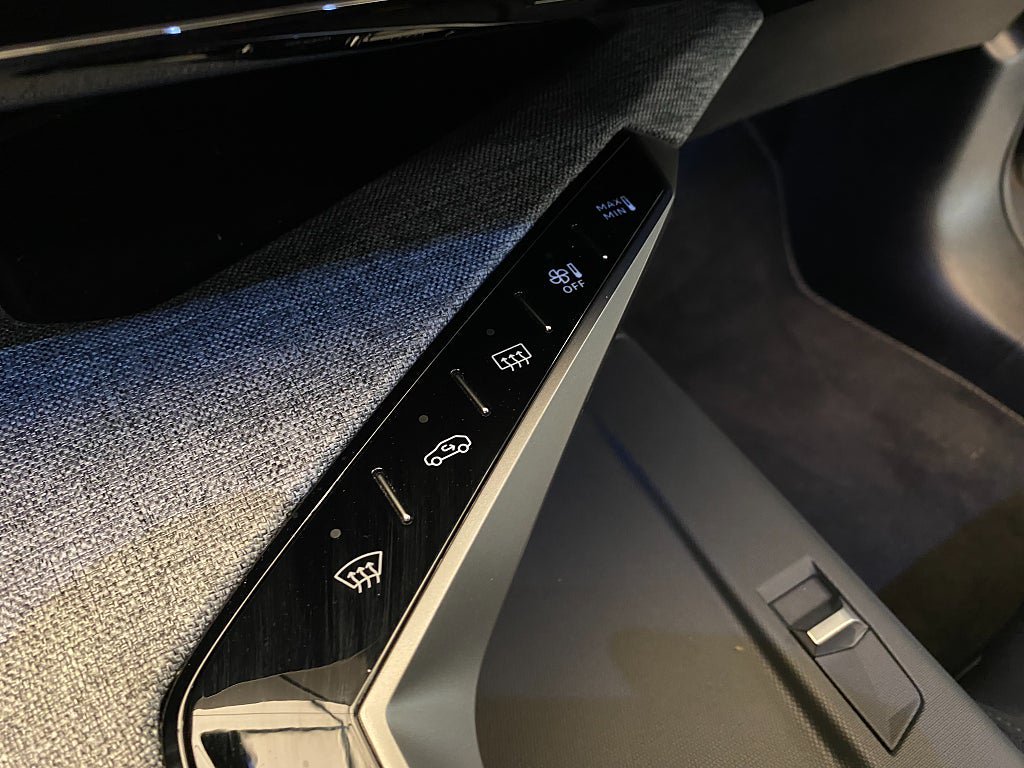Vehicle Image 52