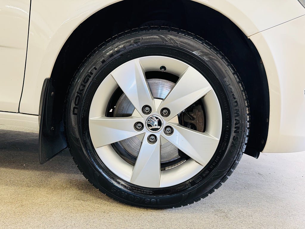 Vehicle Image 11