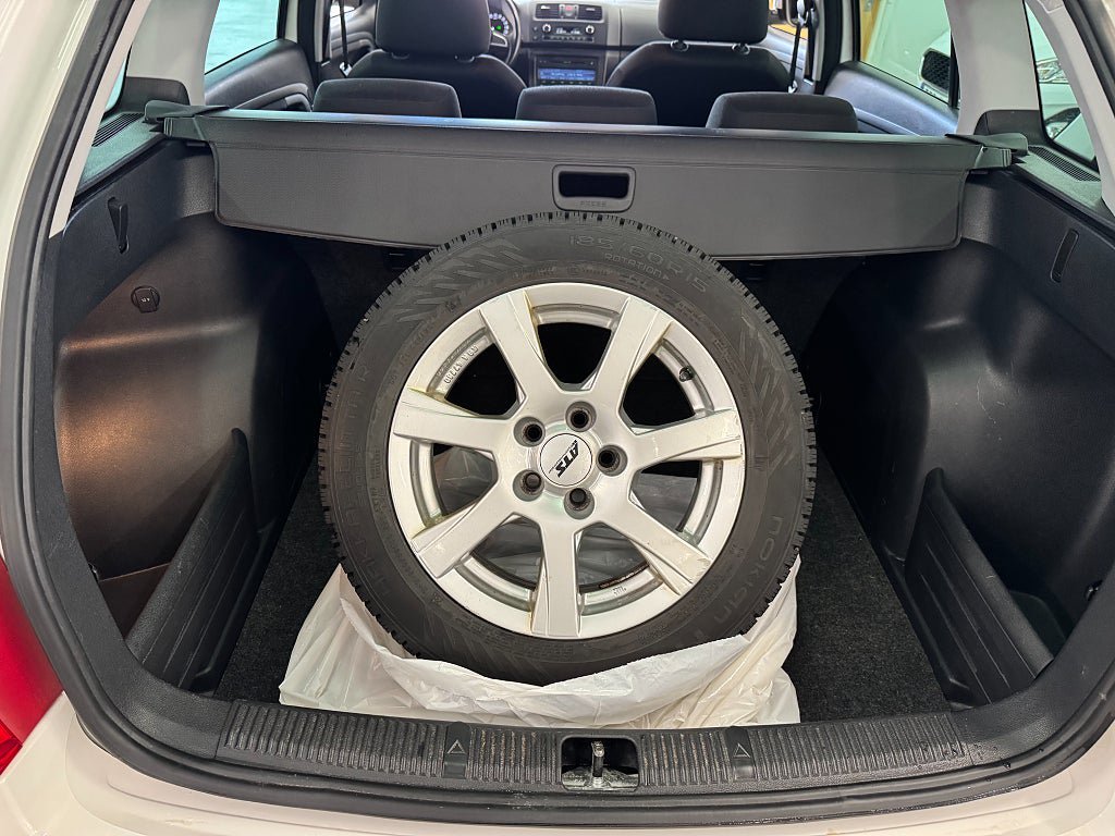 Vehicle Image 12