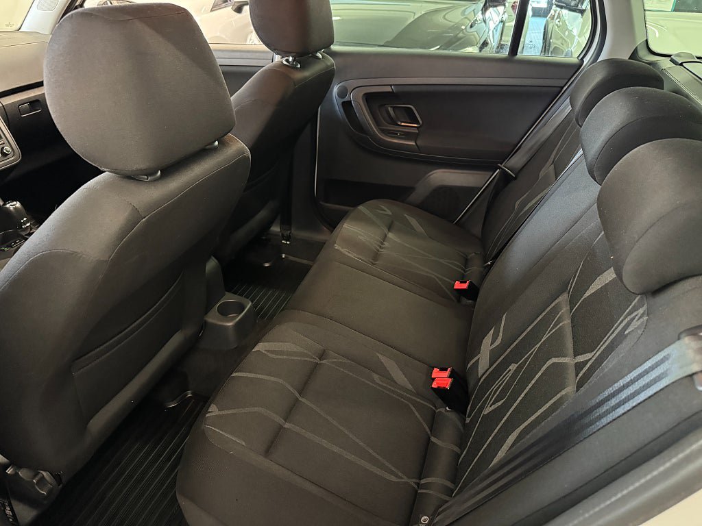 Vehicle Image 19