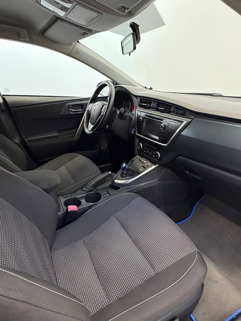 Vehicle Image 11
