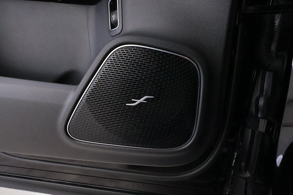 Vehicle Image 24
