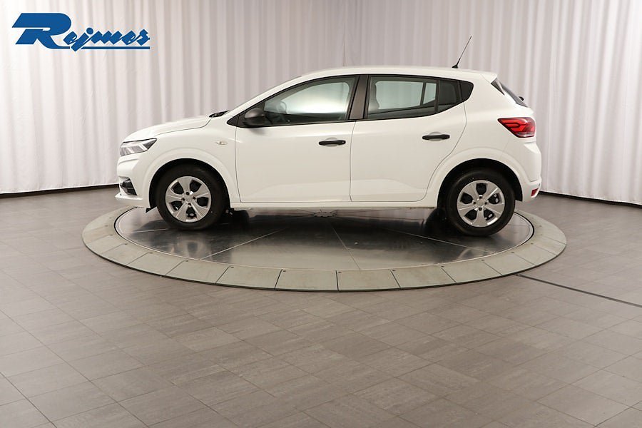 Vehicle Image 8