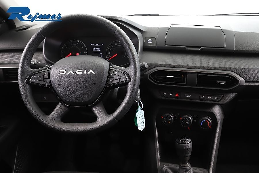 Vehicle Image 21