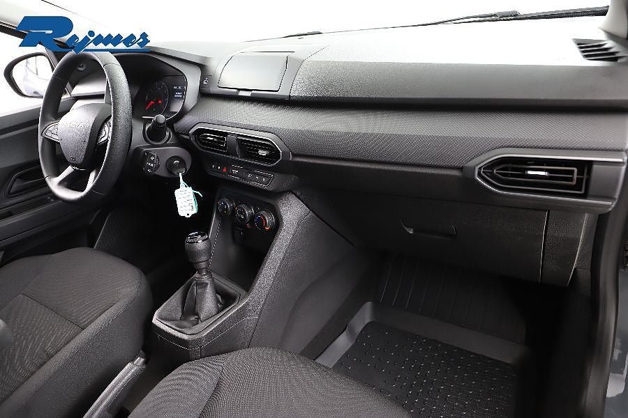 Vehicle Image 23