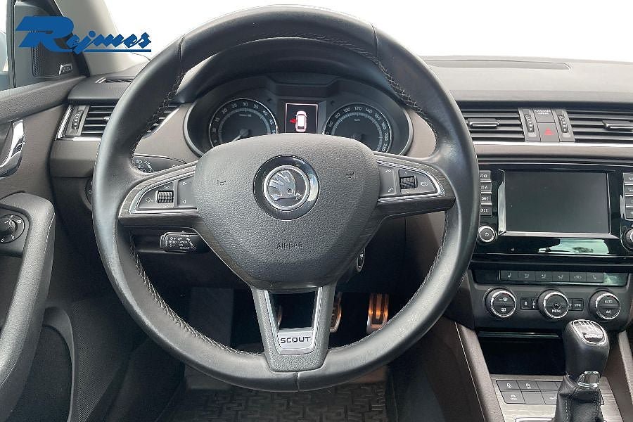 Vehicle Image 15