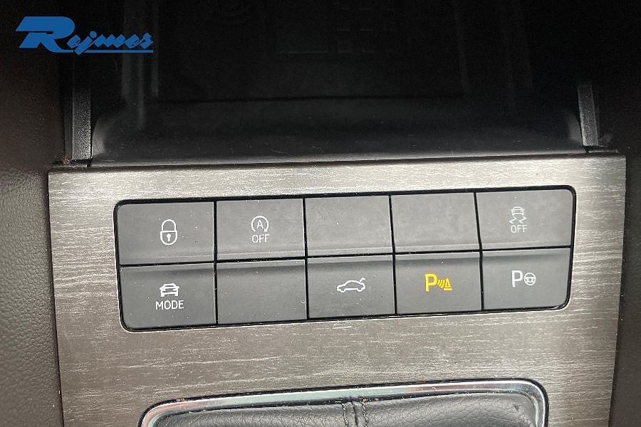 Vehicle Image 26