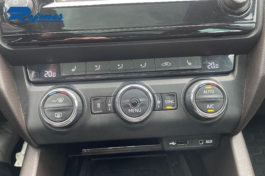 Vehicle Image 27