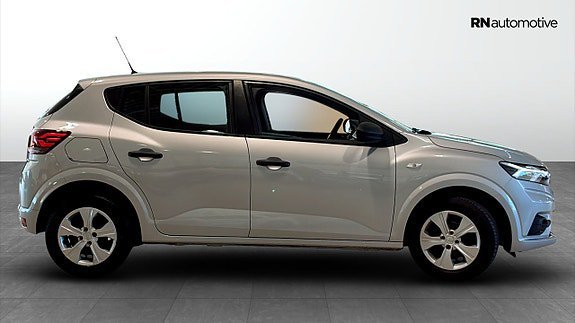 Vehicle Image 6