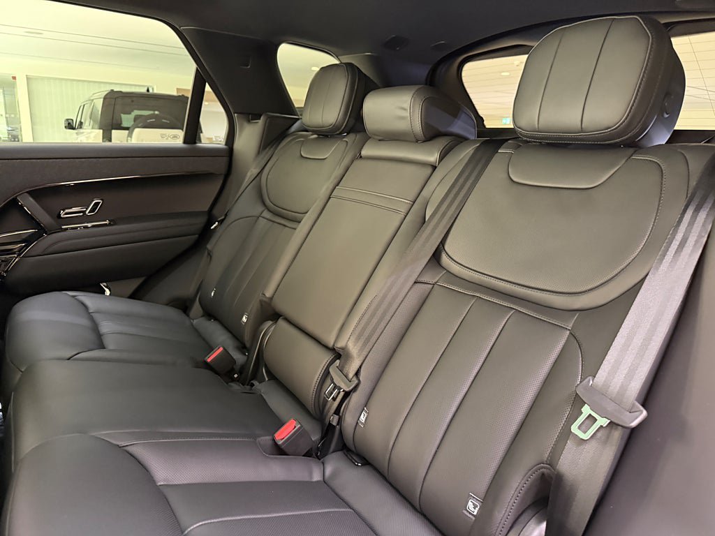 Vehicle Image 19