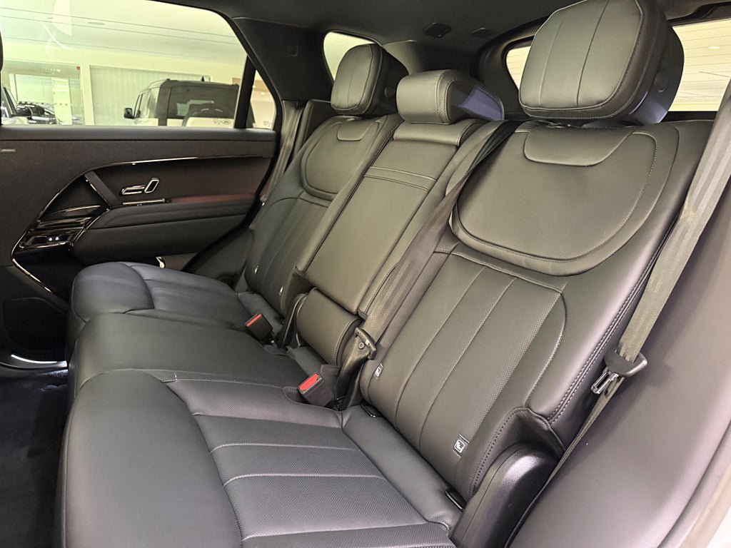 Vehicle Image 18