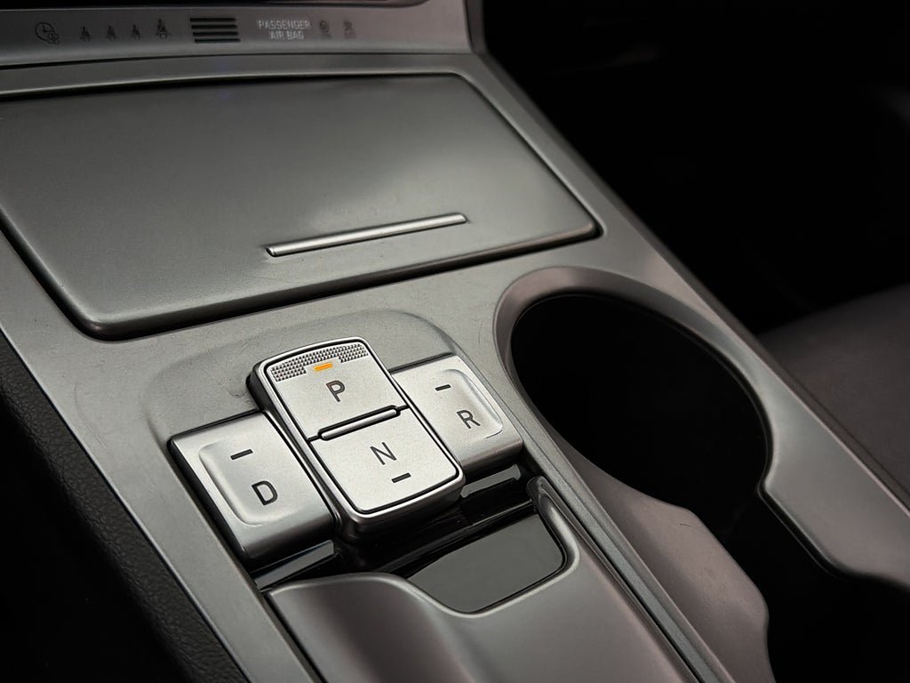 Vehicle Image 23