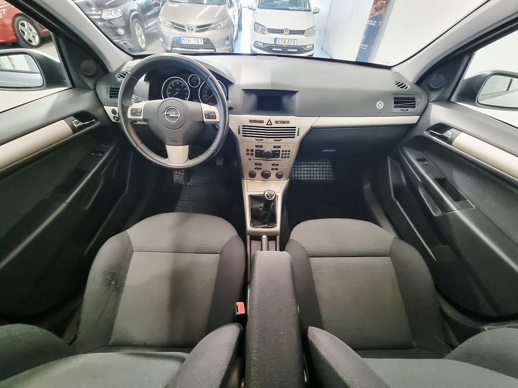 Vehicle Image 11