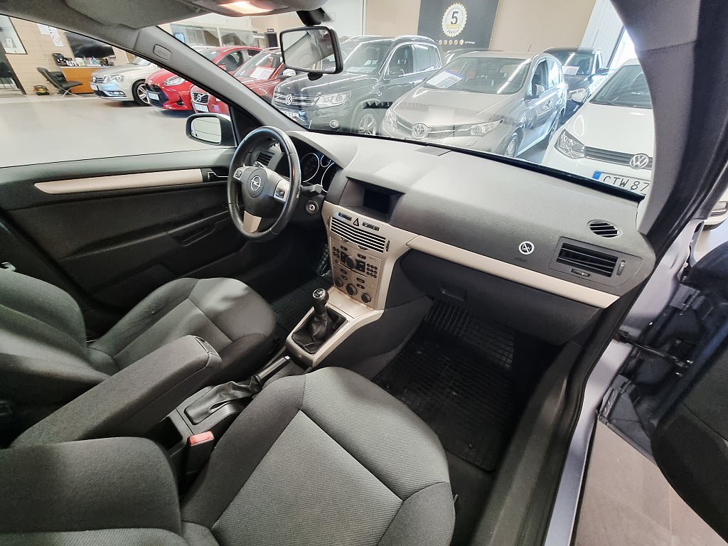Vehicle Image 15