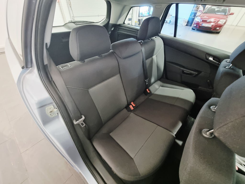 Vehicle Image 18