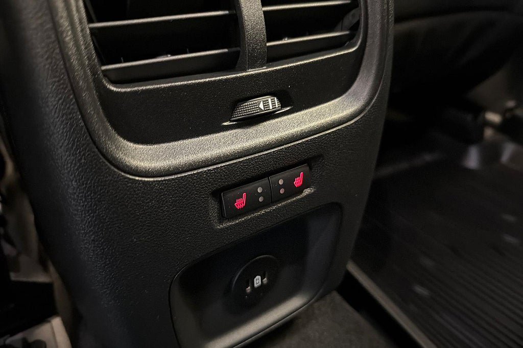 Vehicle Image 24