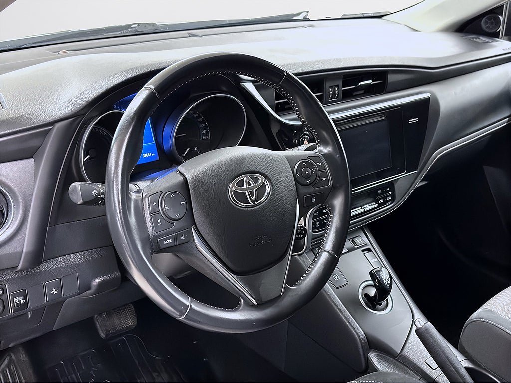 Vehicle Image 10