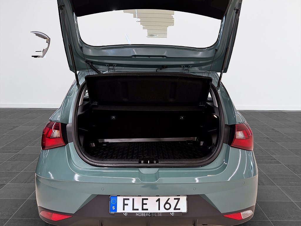 Vehicle Image 14