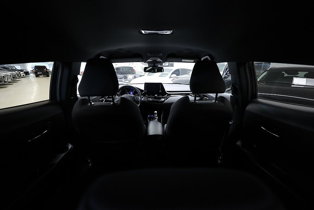 Vehicle Image 11