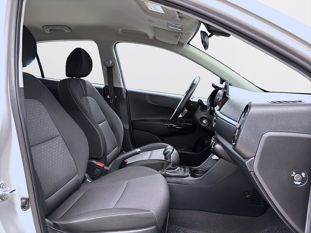 Vehicle Image 10