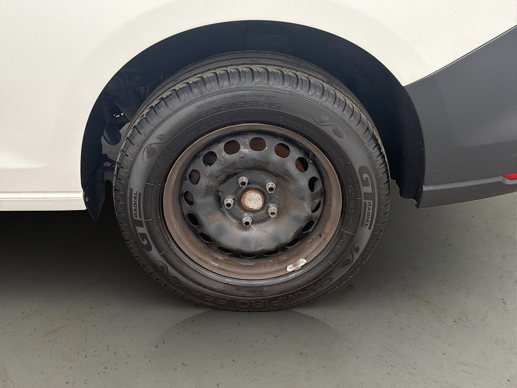 Vehicle Image 28