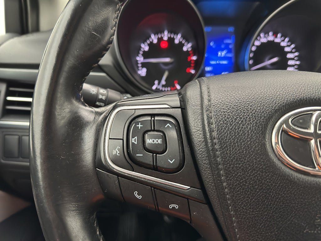 Vehicle Image 21