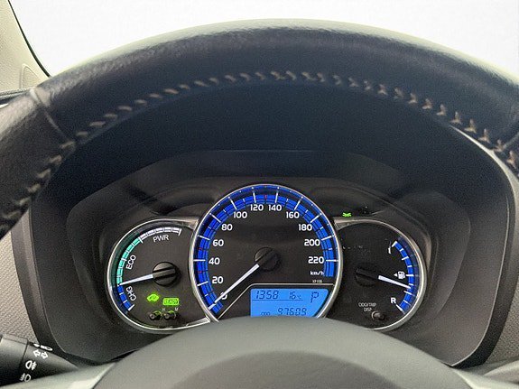 Vehicle Image 16