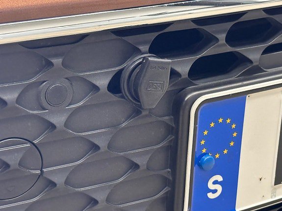 Vehicle Image 24