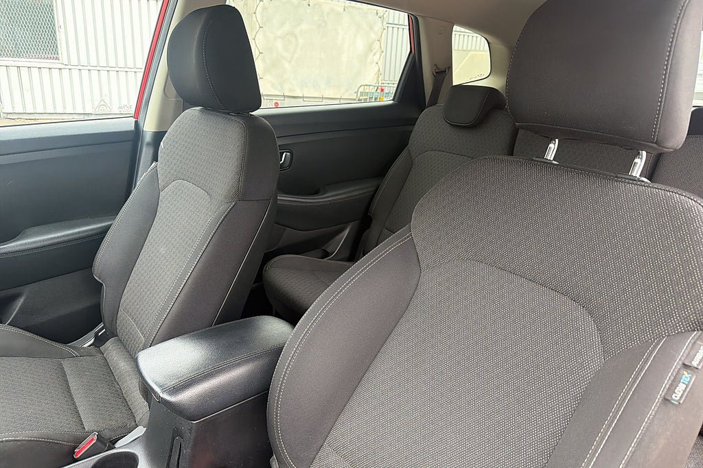 Vehicle Image 16