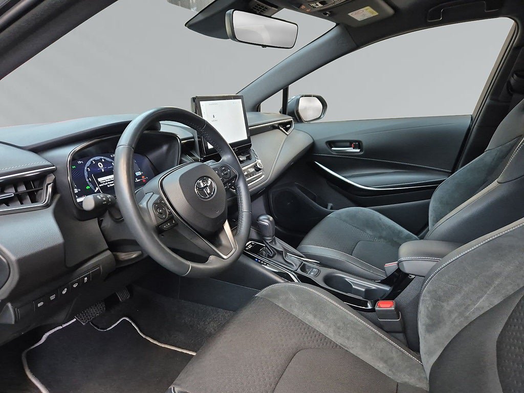 Vehicle Image 9